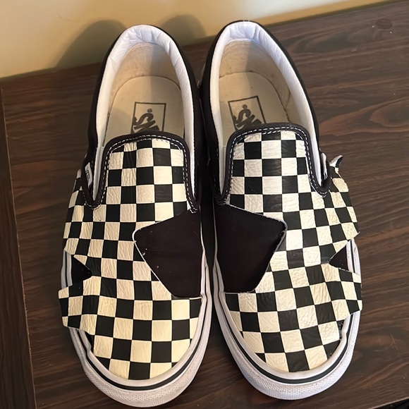 Vans - Picture 1 of 5